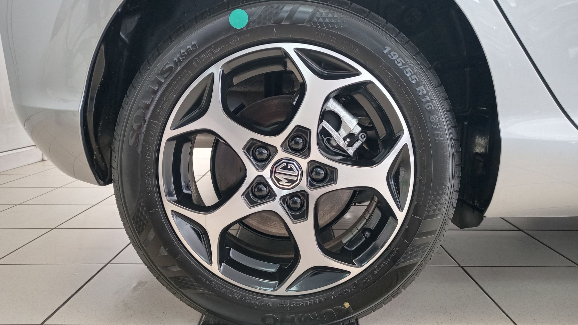 4CMH MG Pinetown MG3 Right back tire1